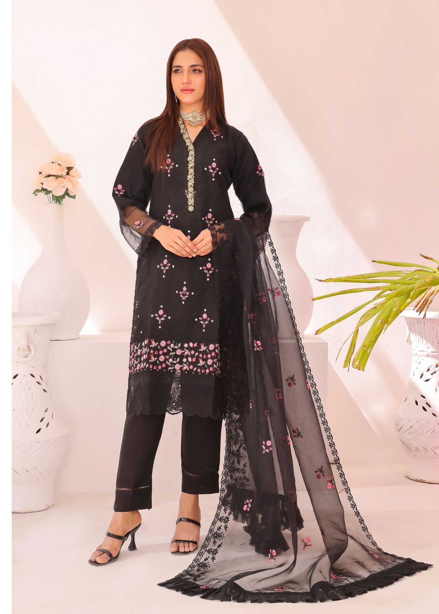 Pakistani Gul E Lala Organza Three Piece Black